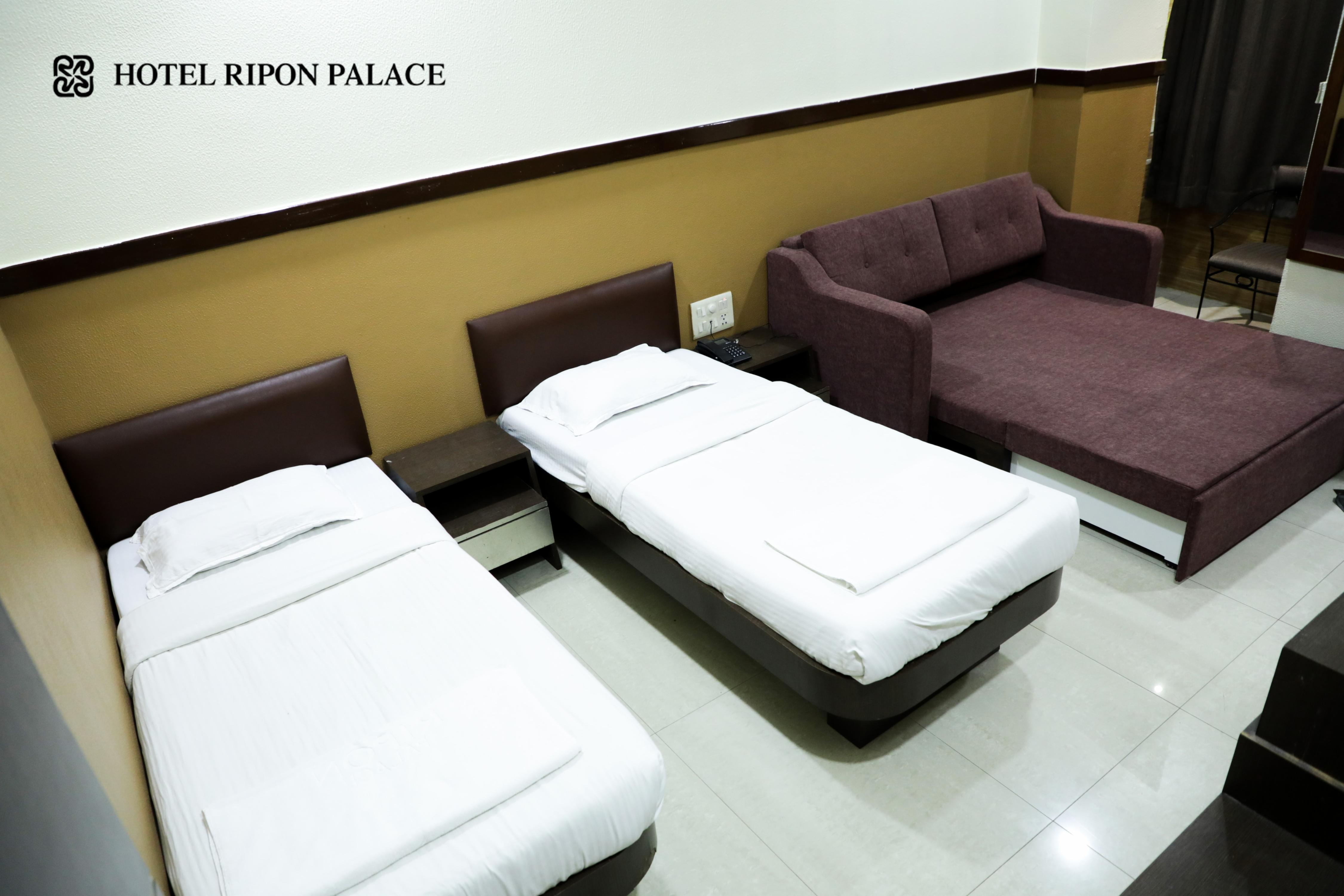 Hotel Ripon Palace Room Type - Deluxe Triple Bed