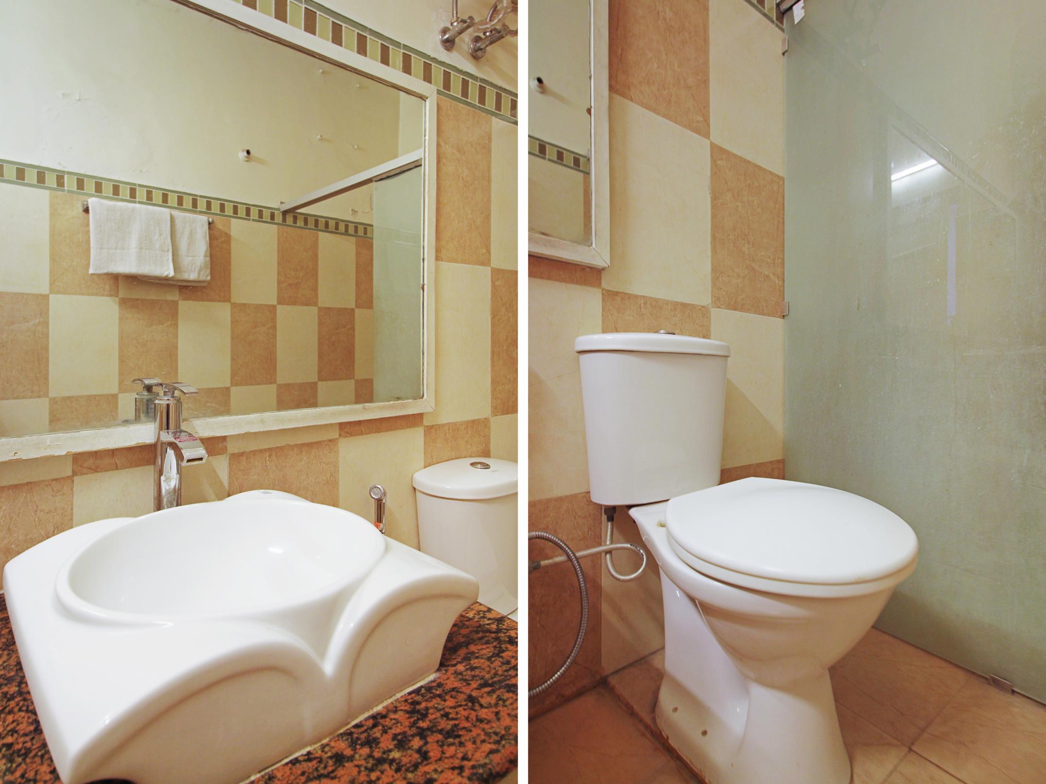 Hotel Savoy - Tap to explore photos