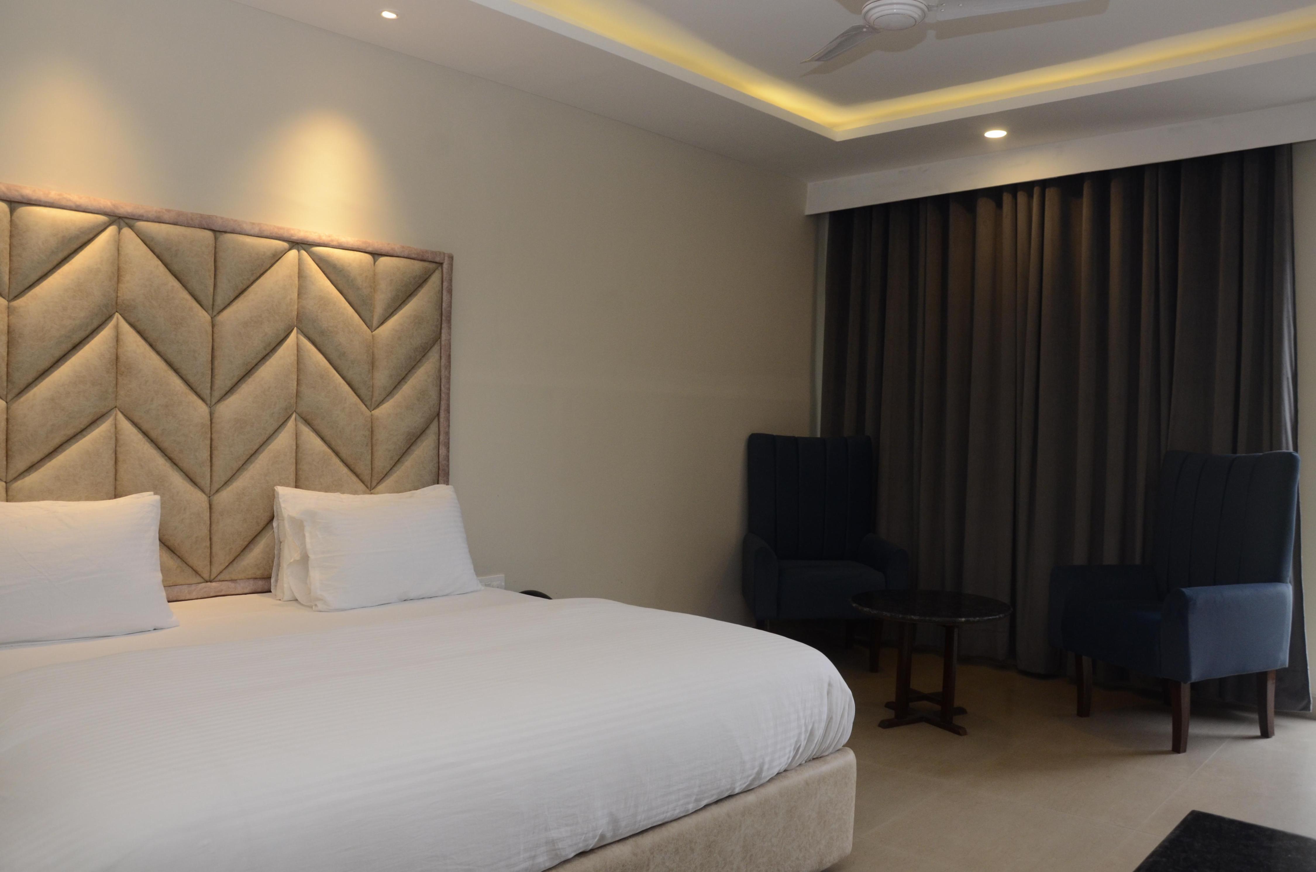 Van Durga Villas & Suites - Tap to explore photos