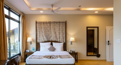 The Crown Goa Room Type - Honeymoon Suite The Crown Goa Room Type - Honeymoon Suite