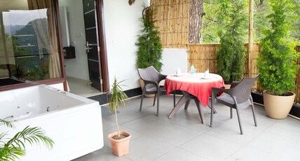 The Golden Sunrise Hotel Room Type - Signature Room With Private Terrace and Jacuzzi The Golden Sunrise Hotel Room Type - Signature Room With Private Terrace and Jacuzzi