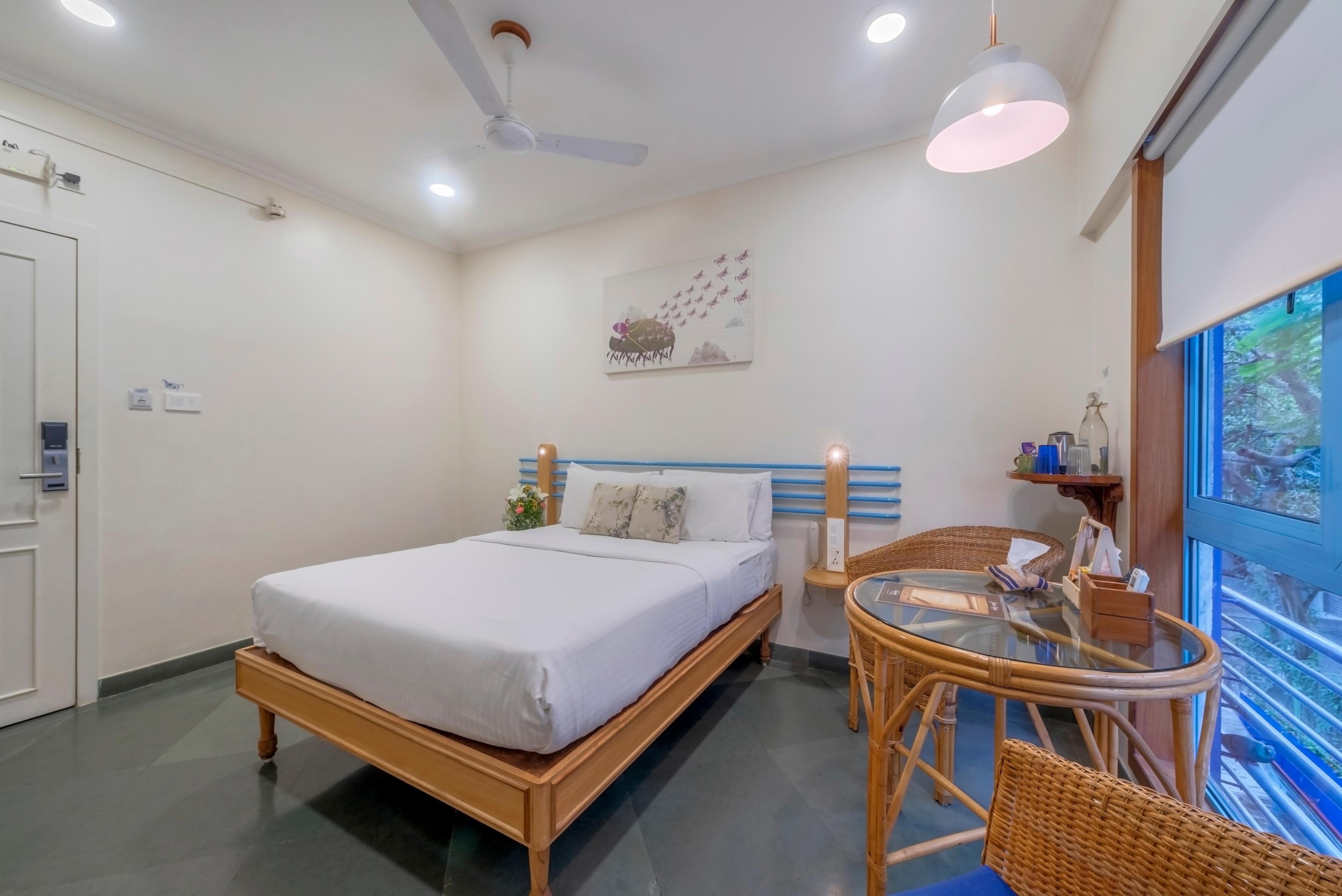 Hotel Kemps Corner Room Type - Luxury Room with Queen Bed