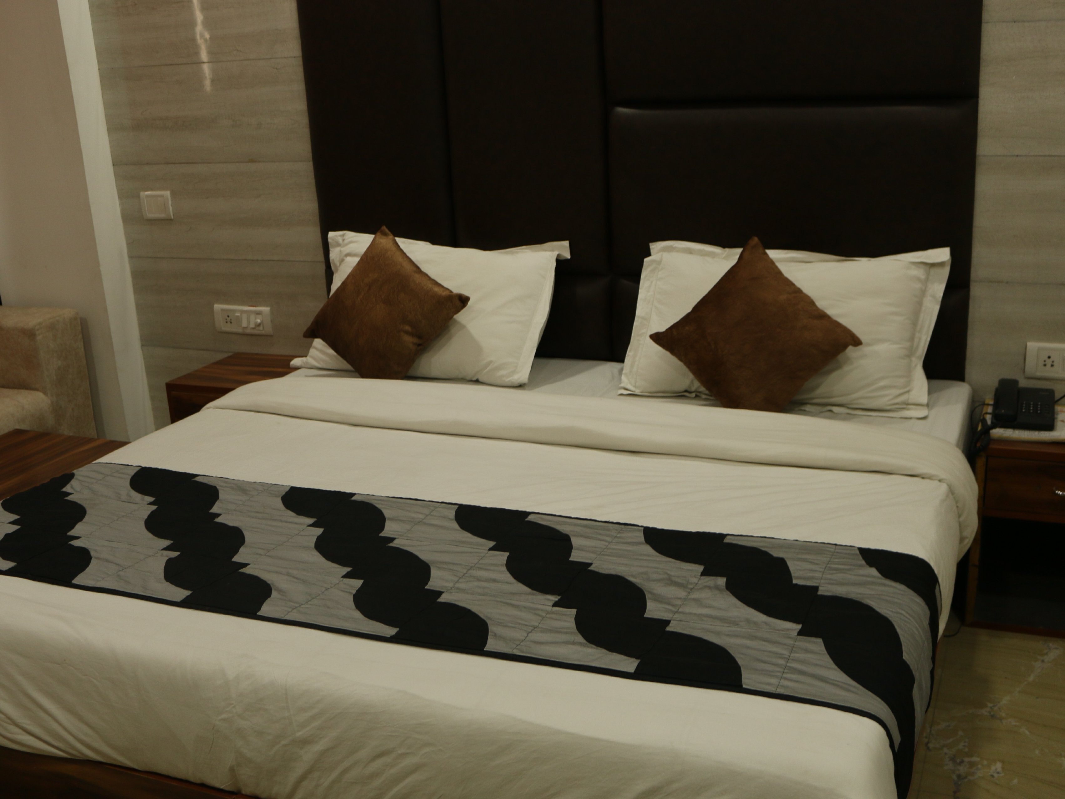 Hotel SPB 87 near Karol Bagh Metro Station - Tap to explore photos