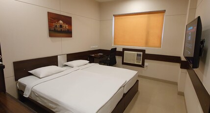 Ginger East Delhi Room Type - Queen Room