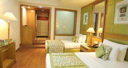 Hotel Jewel Palace Room Type - Executive Room Local Id Not Allowed