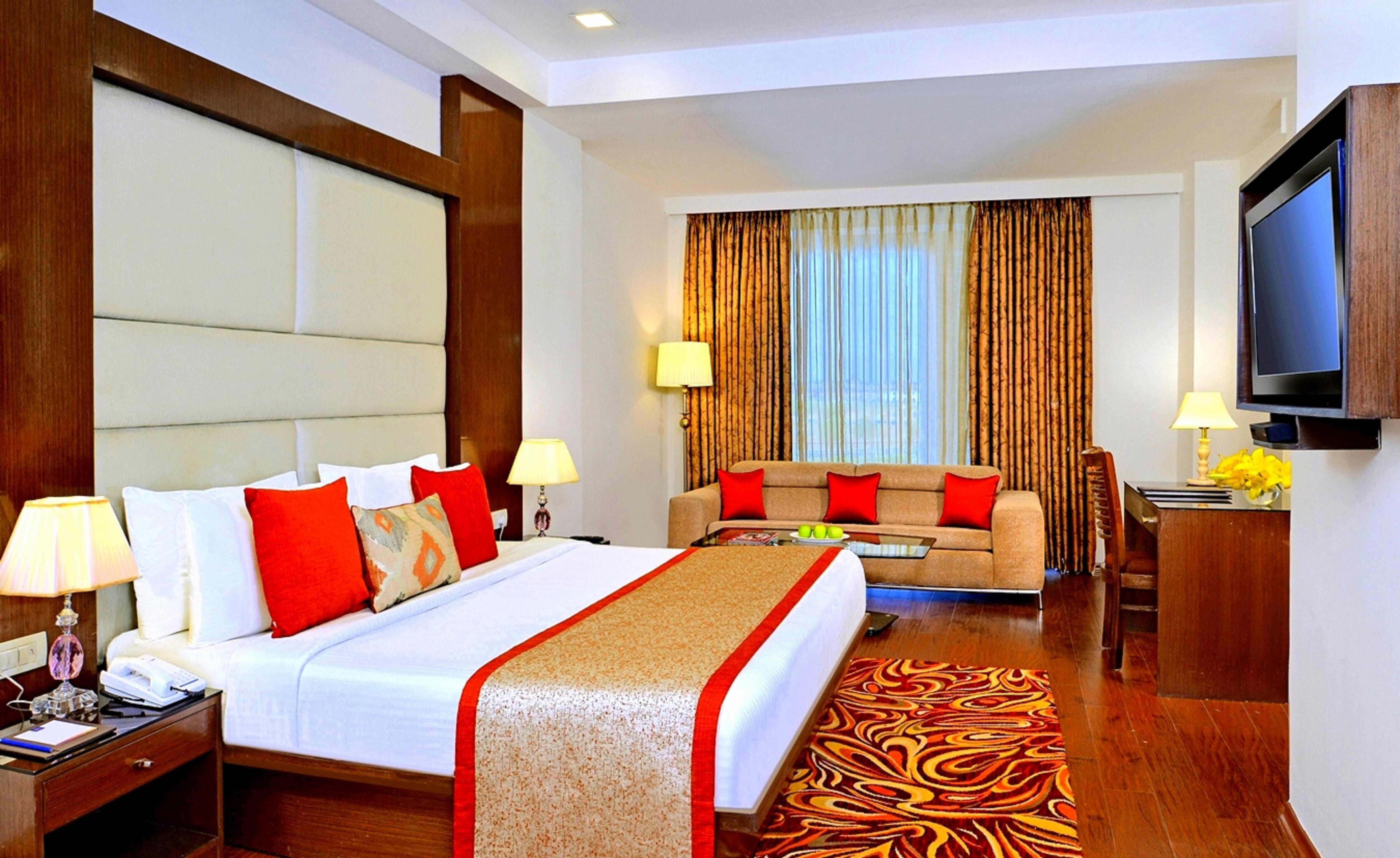 Taurus Sarovar Portico Room Type - Executive Room