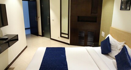 Bellmont Hotel (Walking Distance from Botanical Garden Metro), Noida Room Type - Deluxe Room