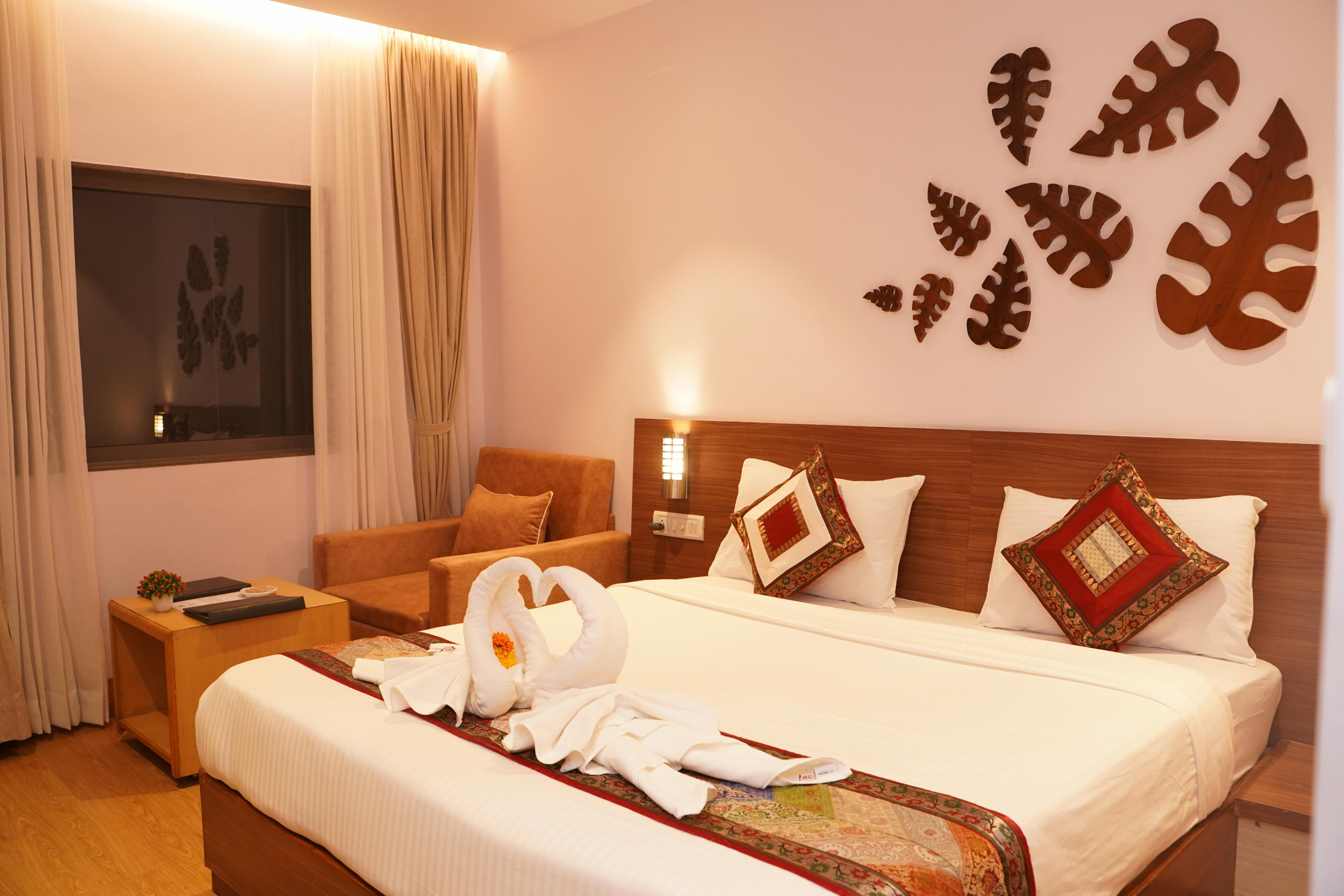 Hotel Gorbandh - 800 Mtr. away from Railway Station & Bus Stand - Tap to explore photos