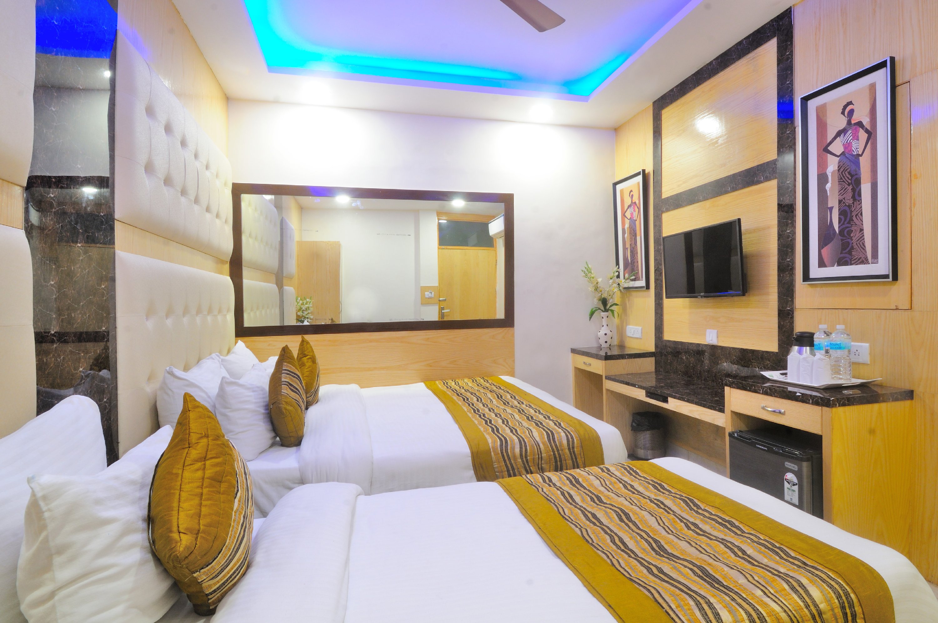 Hotel The karlo kastle - Tap to explore photos