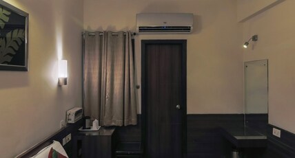 Shree Residency Room Type - Deluxe Room Double