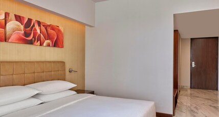 Four Points By Sheraton Hotel And Serviced Apartments Room Type - Executive Studio with Kitchenette