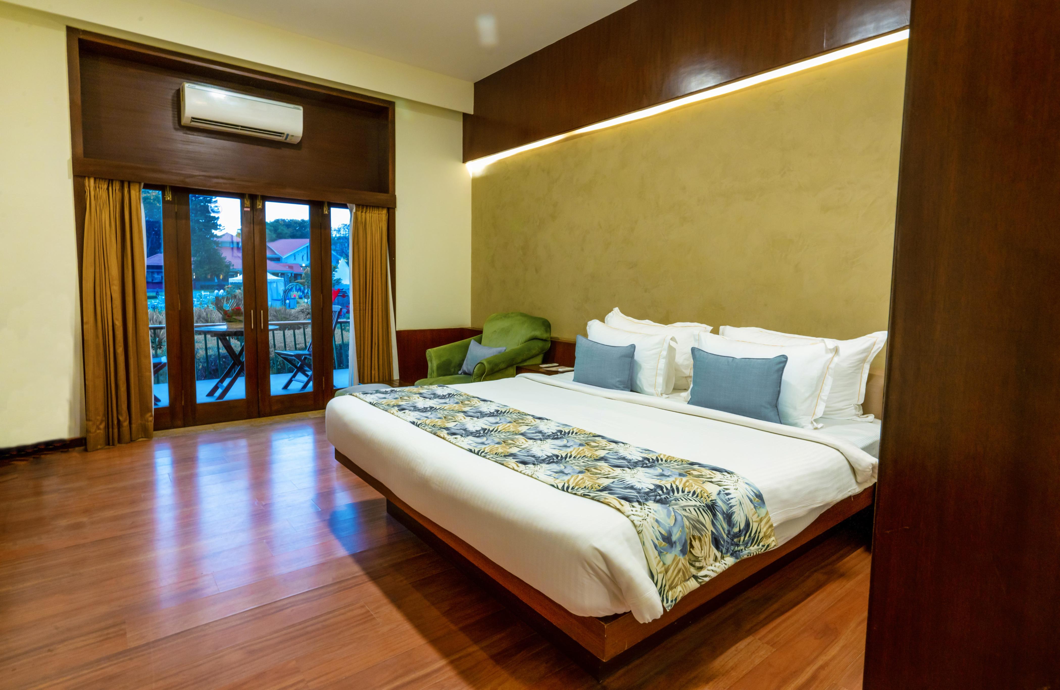 Silent Shores Resort & Spa Room Type - Lake View Deluxe Room with balcony
