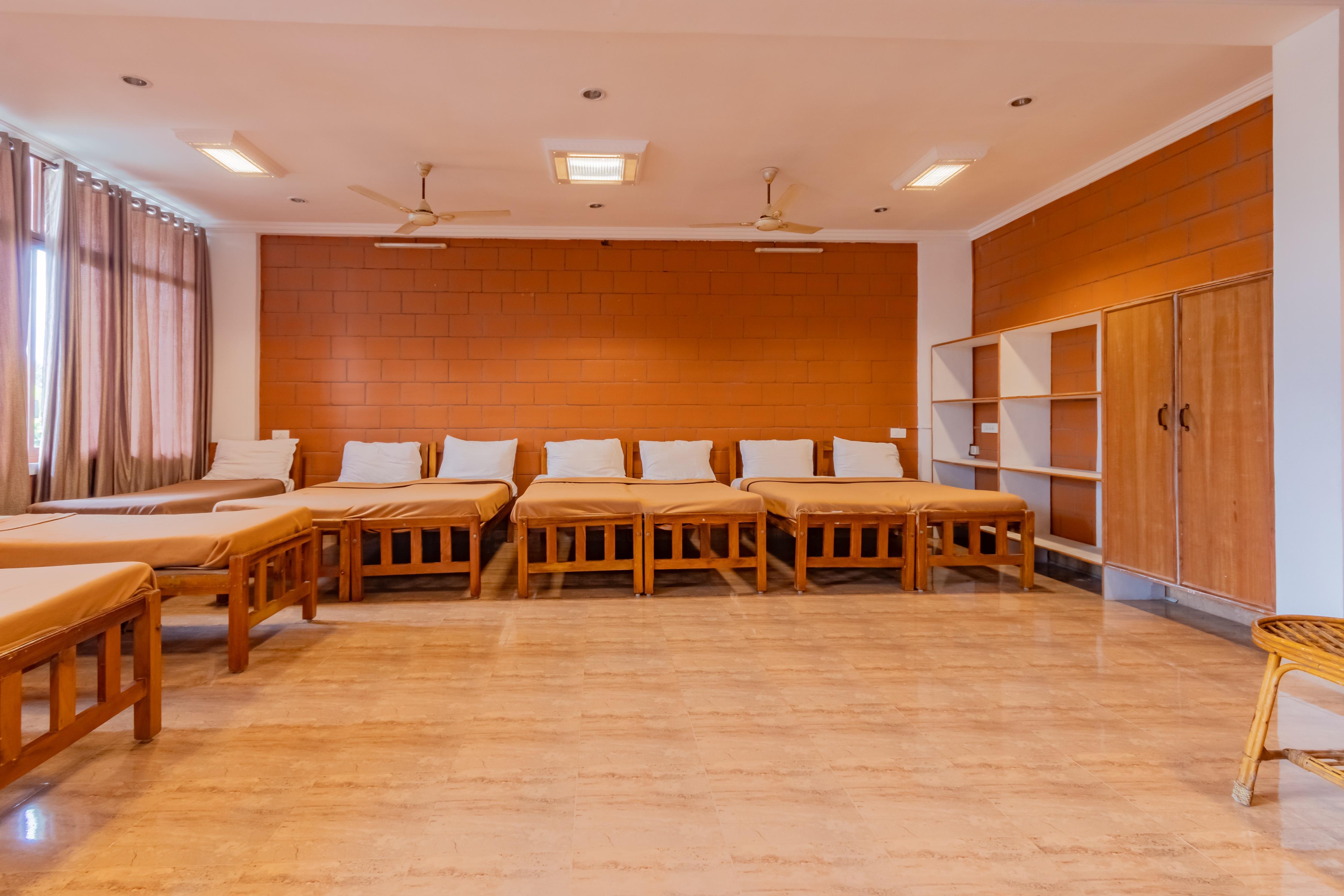 The Nest Inn Resort Room Type - 10 Bed Dormitory Room