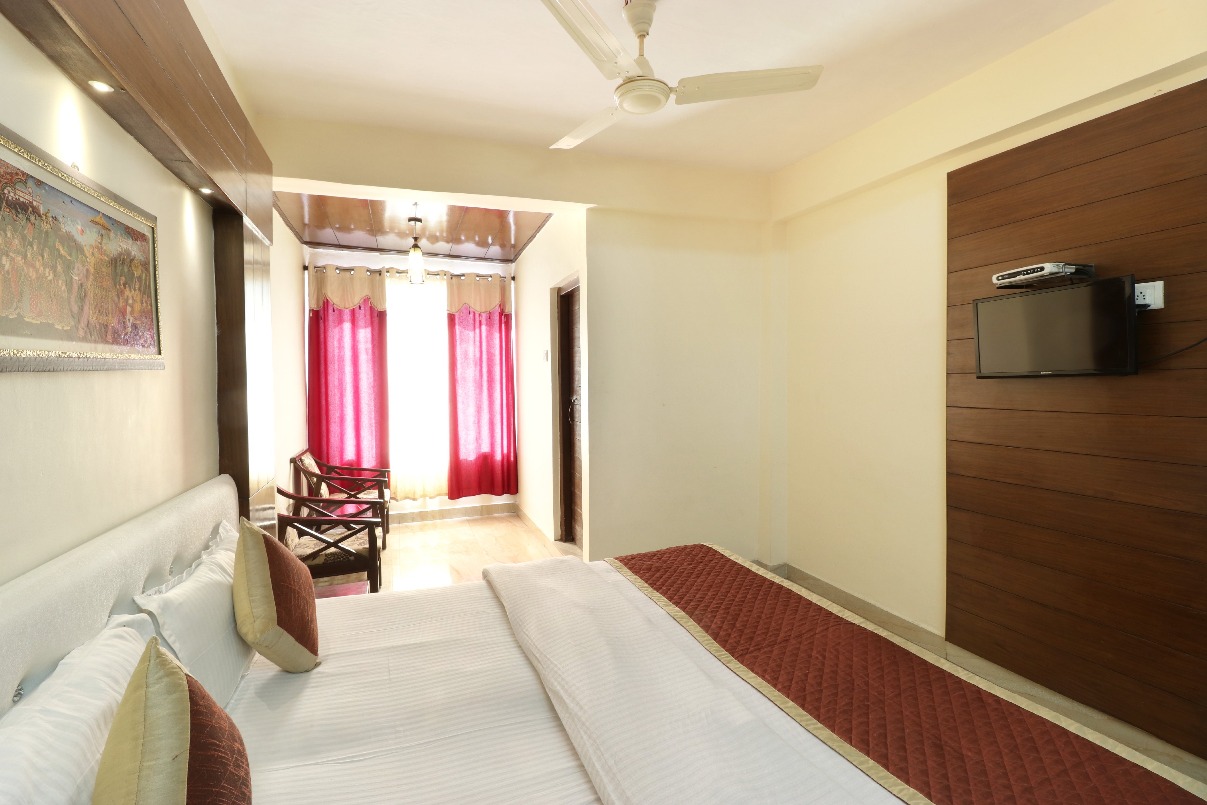 Hotel Surya Kiran Room Type - Deluxe Room with Valley View