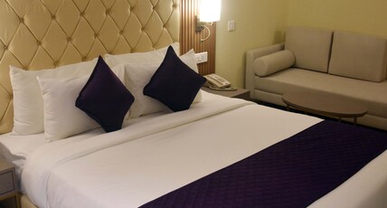 Abbott Hotel Room Type - Superior King Room