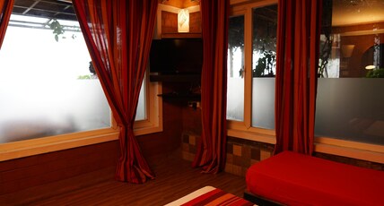 De Rock Jungle Living Coonoor | Rooms & Wi-Fi Room Type - Cliff View De Rock Jungle Living Coonoor | Rooms & Wi-Fi Room Type - Cliff View