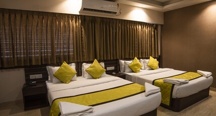 Hotel Central Plaza Room Type - PREMIUM FOUR-BED