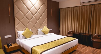 Hotel Central Plaza Room Type - PREMIUM SUITE