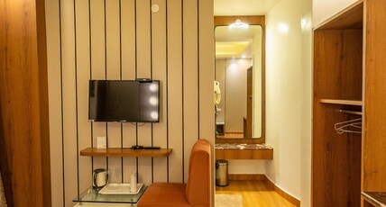 Aishwarya Residency Room Type - Aishwarya Premier Galleria Ac Room