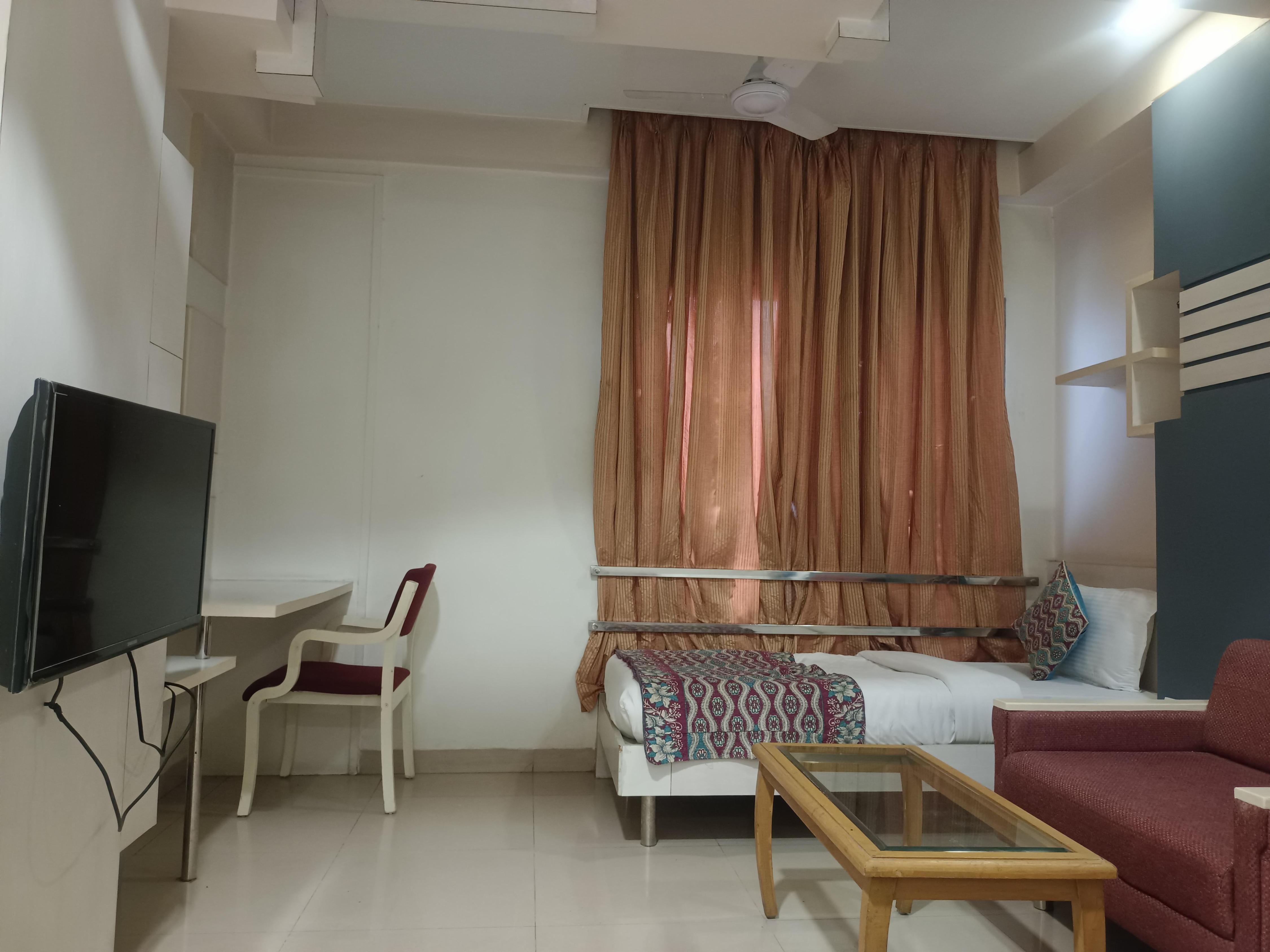 Hotel Apna Palace - Tap to explore photos