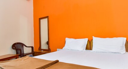 Hotel Vinayak, Mt.Abu. Room Type - STANDARD Double Bed  Room (AC Extra Rs.600)