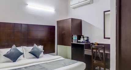 Hotel Sarthak Palace Near Karol Bagh Metro Room Type - Deluxe  with free wifi