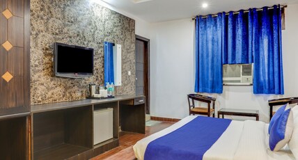 Hotel Sarthak Palace Near Karol Bagh Metro Room Type - Super Deluxe with free wifi
