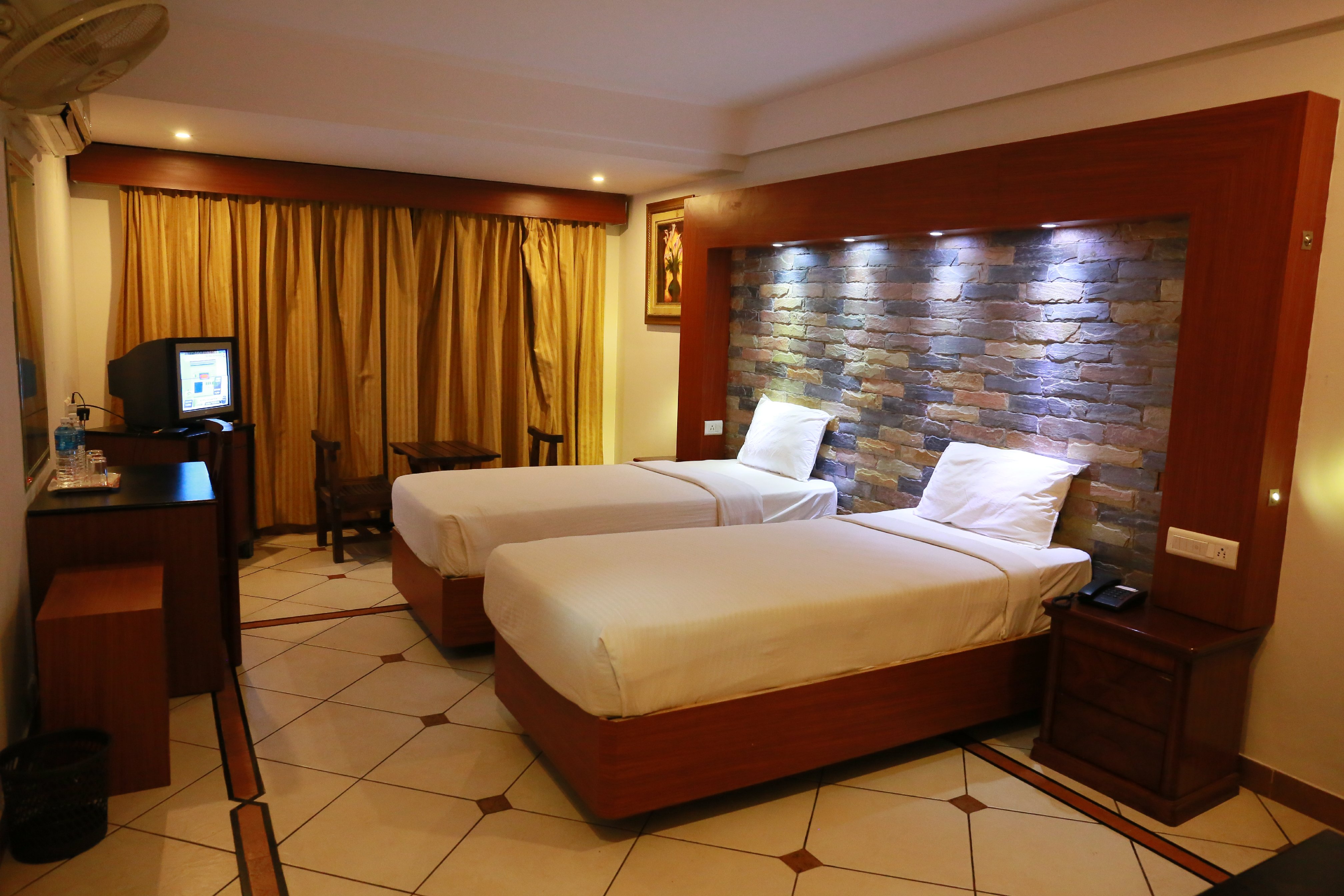 Emarald Resort Room Type - Deluxe AC Room