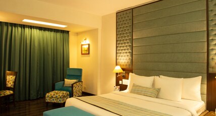 BEST WESTERN Maryland Hotel Room Type - Suite-1 King Bed, Suite, Large Room, 48 Square Meters, Double Park Views BEST WESTERN Maryland Hotel Room Type - Suite-1 King Bed, Suite, Large Room, 48 Square Meters, Double Park Views