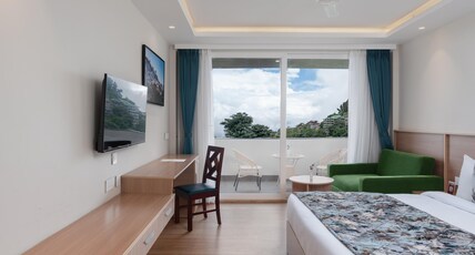 Summit Norling Resort & Spa Room Type - King Executive View Room with Balcony and Sofa Cum Bed Summit Norling Resort & Spa Room Type - King Executive View Room with Balcony and Sofa Cum Bed