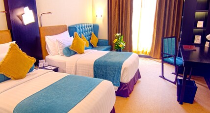 Sterlings mac Hotel Room Type - Deluxe Room Twin Bed
