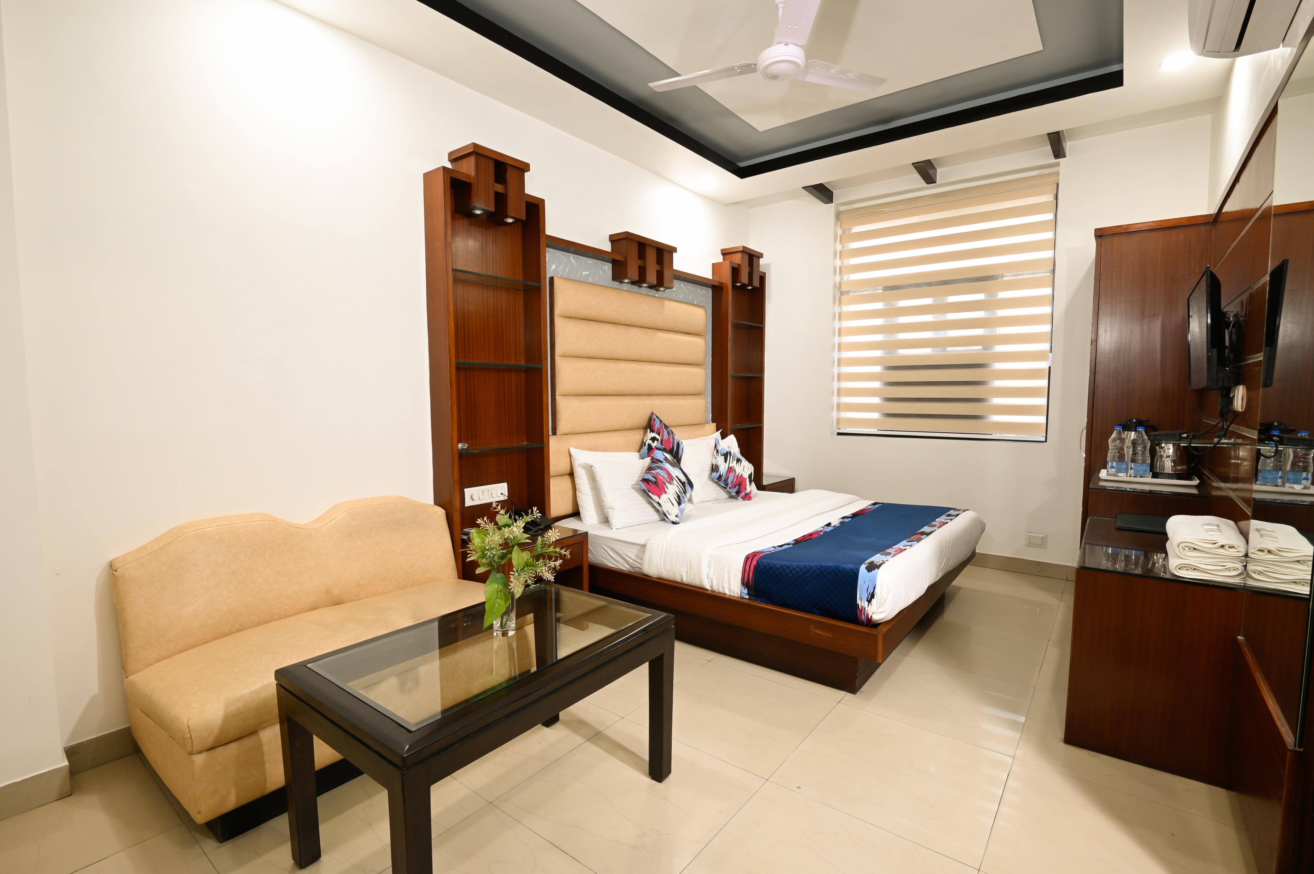 Hotel Baba Deluxe - By RCG Hotels near NDLS and Connaught Place Room Type - Exutive or Twin Room