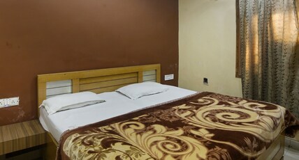 Hotel Kapoor Room Type - Standard Double Bed AC Room