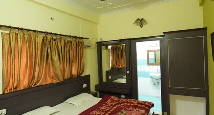 Hotel Ganga Vilas Room Type - Deluxe Non AC Hotel Ganga Vilas Room Type - Deluxe Non AC