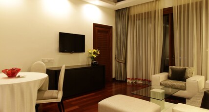 Jaypee Greens Golf & Spa Resort Room Type - Premium Suite with Jacuzzi and Balcony Jaypee Greens Golf & Spa Resort Room Type - Premium Suite with Jacuzzi and Balcony