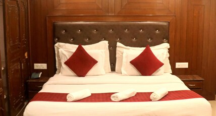 Hotel Luxmount Room Type - Executive Room With Balcony