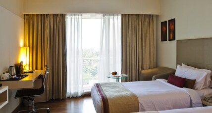 Spree Shivai Hotel Pimpri Chinchwad Room Type - Superior Twin Room