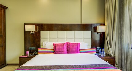 Hotel Rock Manali ( Akhnoor Hotels Pvt. Ltd.) Room Type - Queen Suite Room - Backside Garden Facing | Bathtub