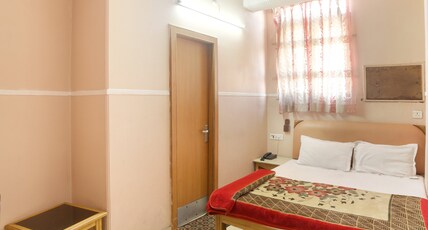 Hotel Queen Room Type - Budget Non AC Double Room - 4th Floor