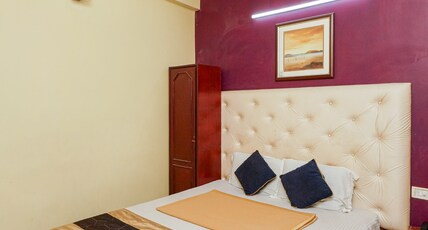 Empire Guest House Room Type - Deluxe Non AC