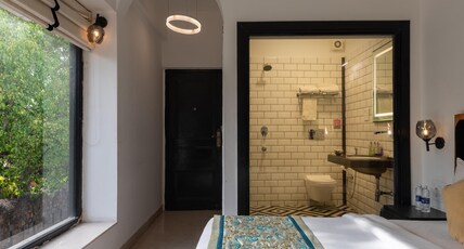 Hotel Green Castle ( Heritage Hotel ) Room Type - Superior Room with Smart TV