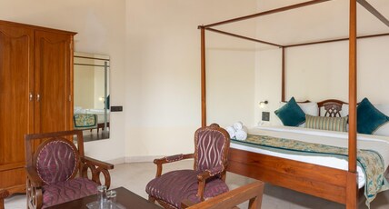 Hotel Green Castle ( Heritage Hotel ) Room Type - Heritage Suite with Smart TV