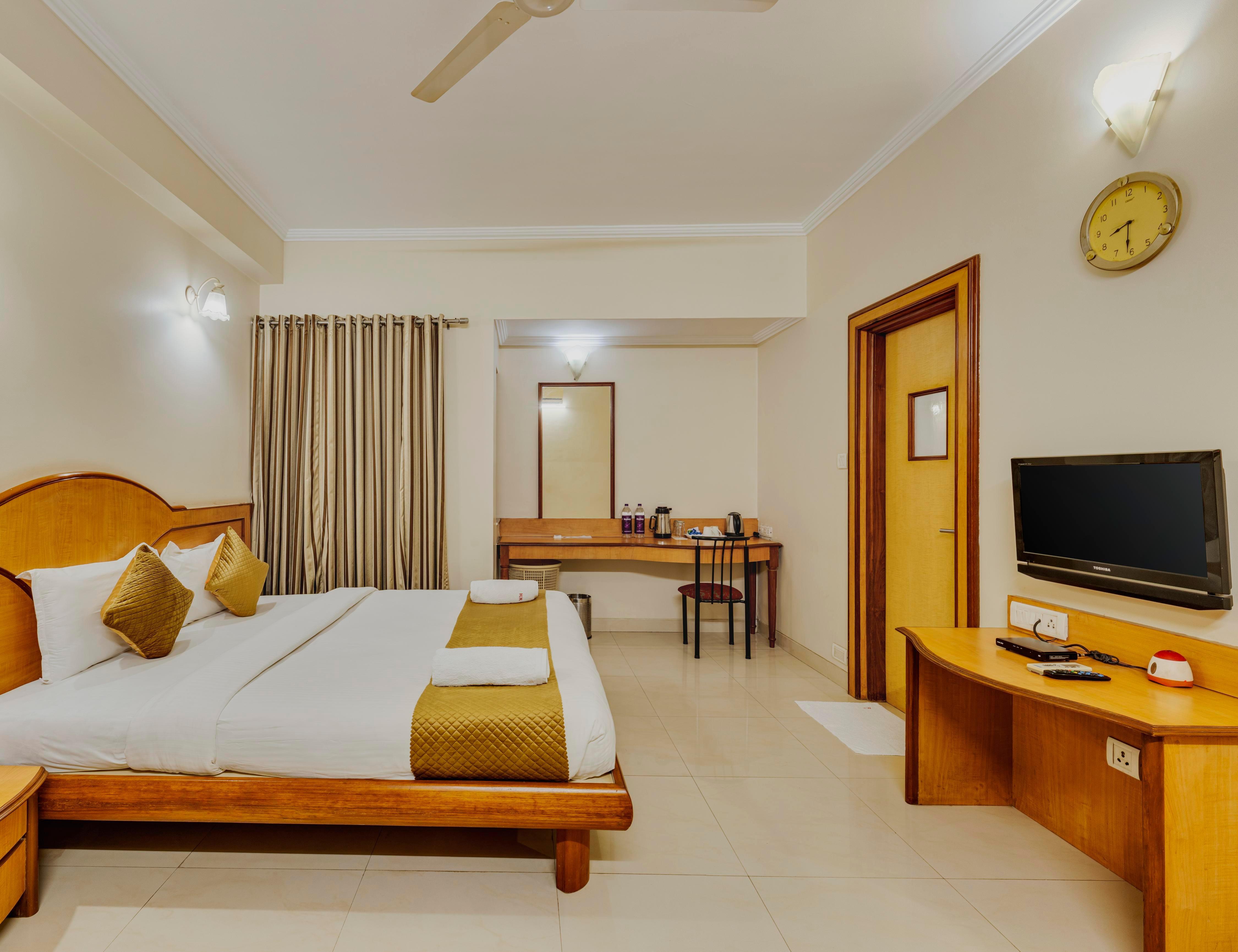 Hotel Woodland - Tap to explore photos