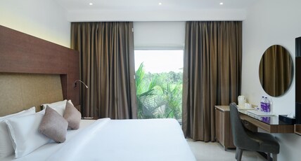 Flora Airport Hotel and Convention Centre Kochi Room Type - Deluxe King Bed Room