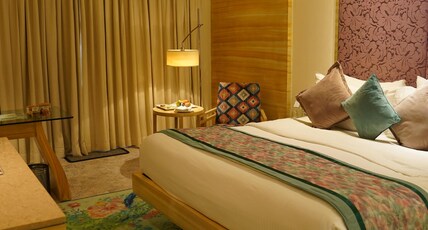 Hotel Royal Orchid Jaipur Room Type - Premium King Front View with Bath Tub