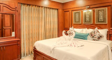 Regenta Central Lucknow by Royal Orchid Hotels Limited Room Type - Suite With Bathtub
