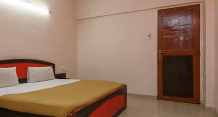 Hotel Sai Shraddha Room Type - DOUBLE BED NON AC ROOM