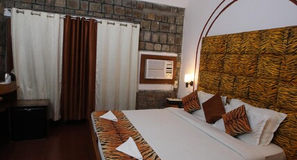 MOGLI JUNGLE RESORTS BANDHAVGARH  Room Type - Family Cottage
