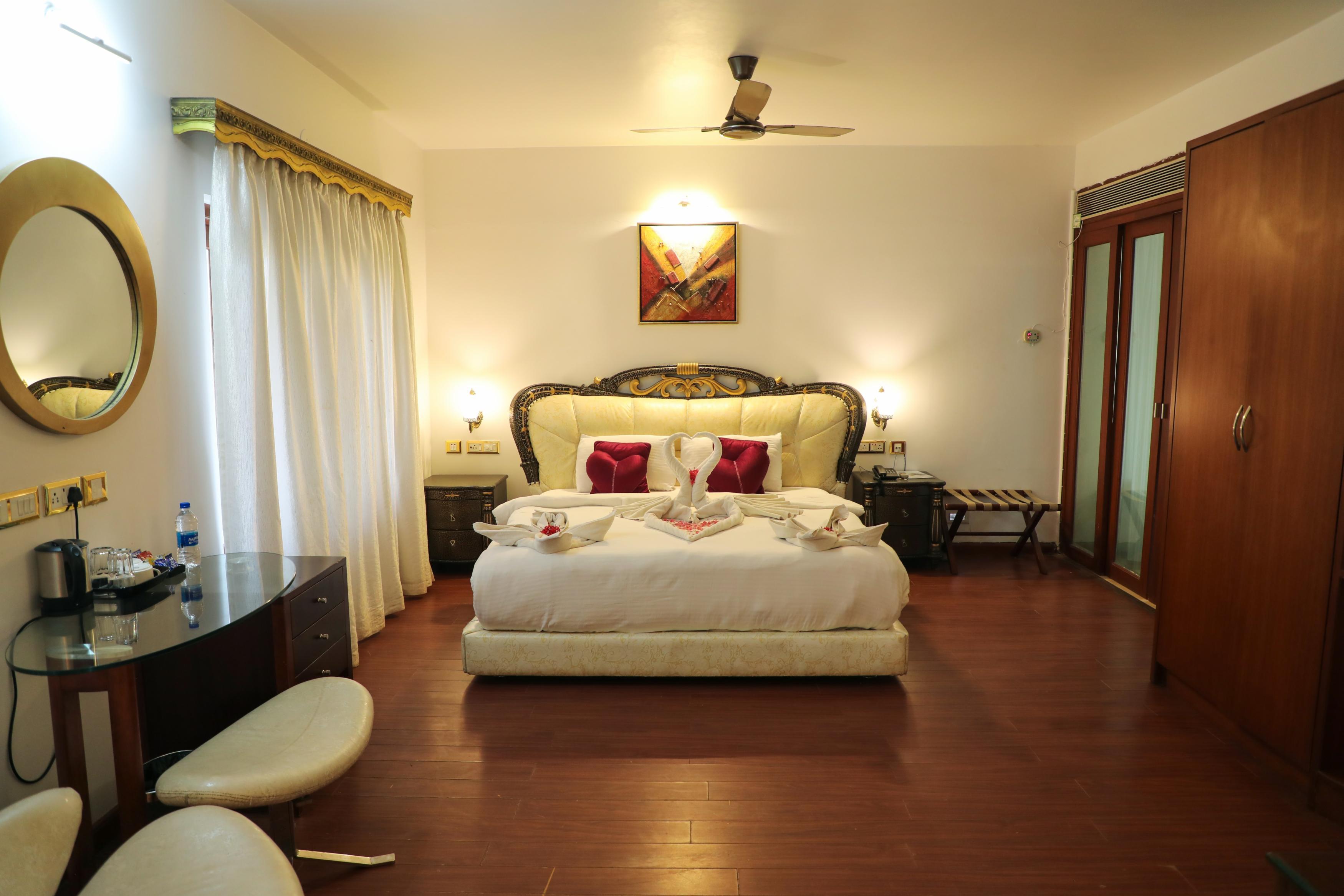 White Pearl Suites by Rosetum Room Type - King Suite with Balcony