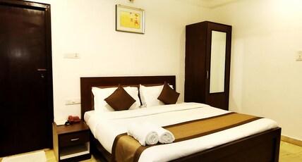 FLORENCE CONTINENTAL HOTEL Room Type - Executive AC Room